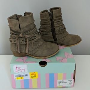Adorable girls taupe boots with ankle accents